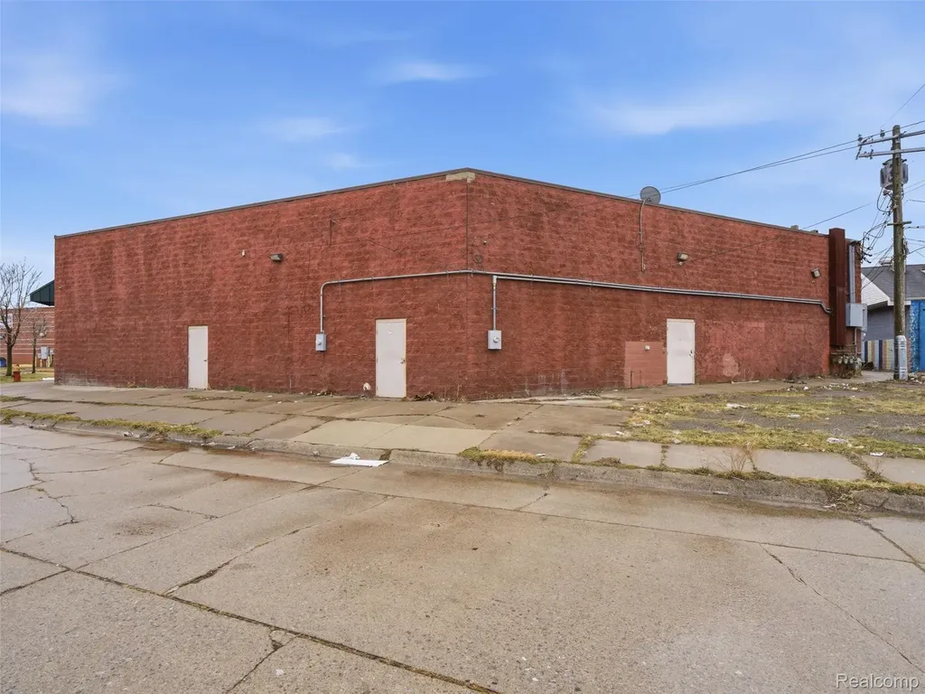 12547 Mack Avenue Detroit City MI 48215