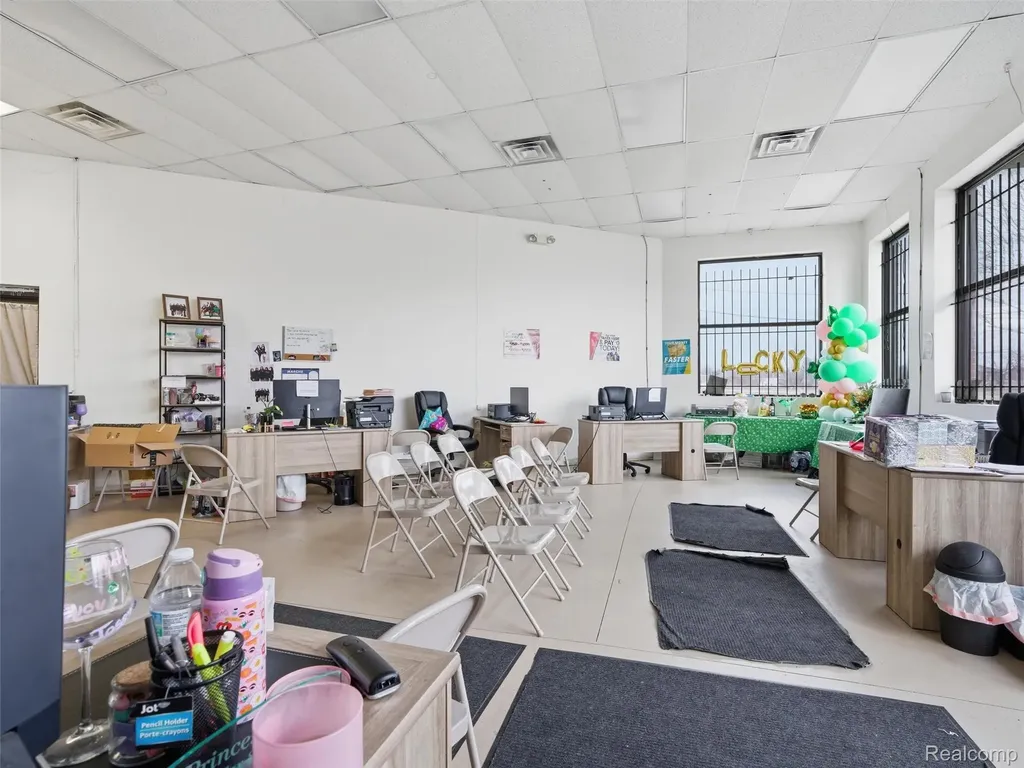 12547 Mack Avenue Detroit City MI 48215