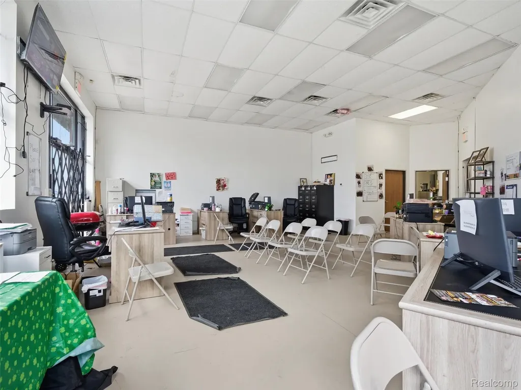 12547 Mack Avenue Detroit City MI 48215