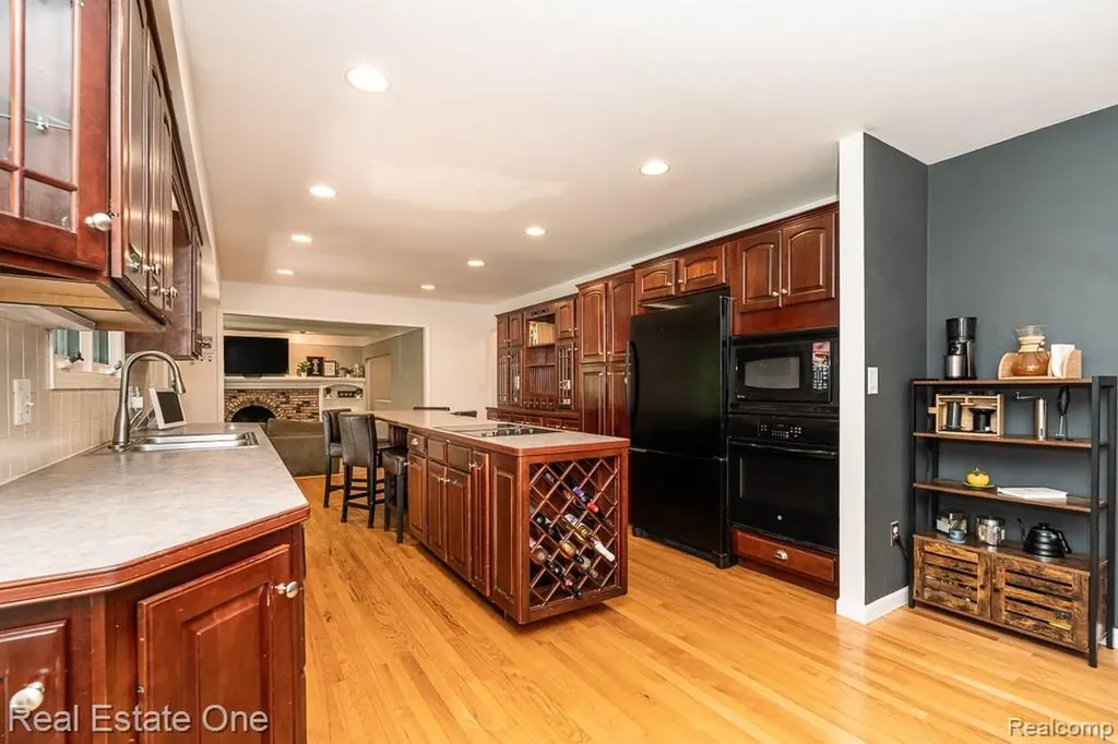 3182 Baypoint Drive Rochester Hills City MI 48309
