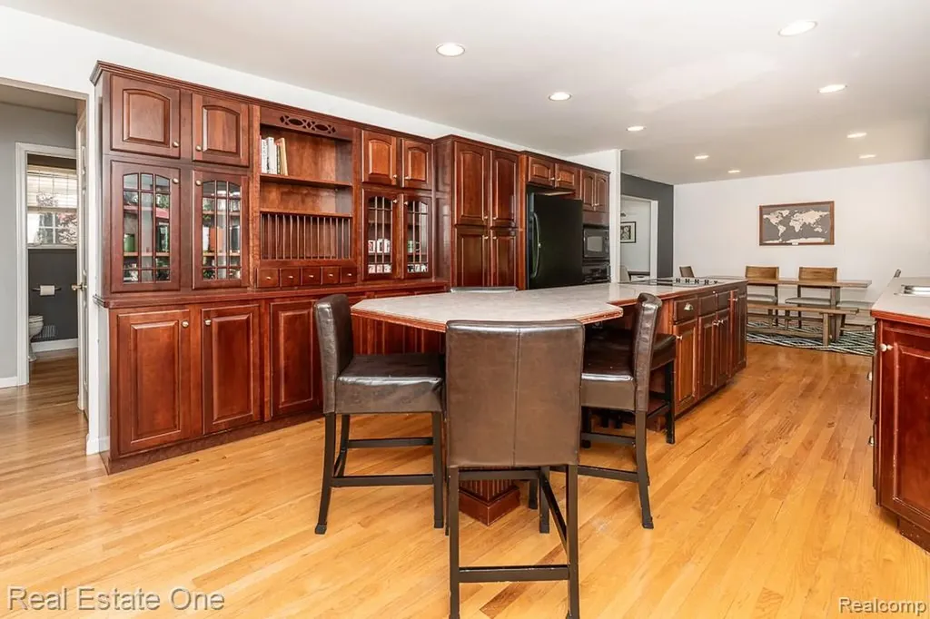 3182 Baypoint Drive Rochester Hills City MI 48309