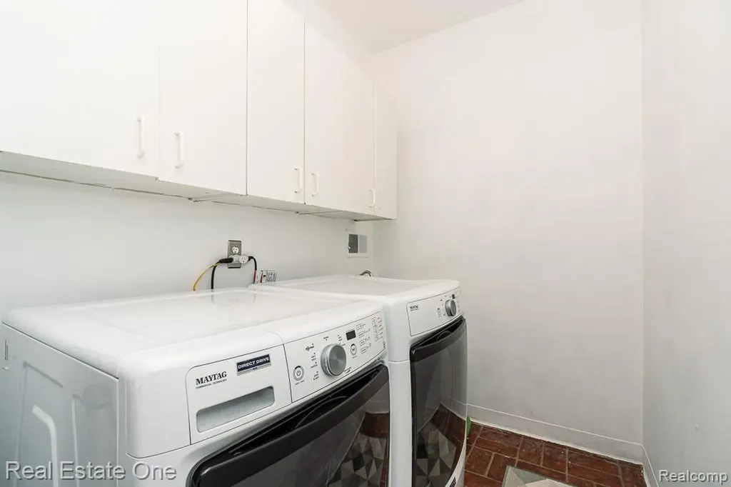 3182 Baypoint Drive Rochester Hills City MI 48309