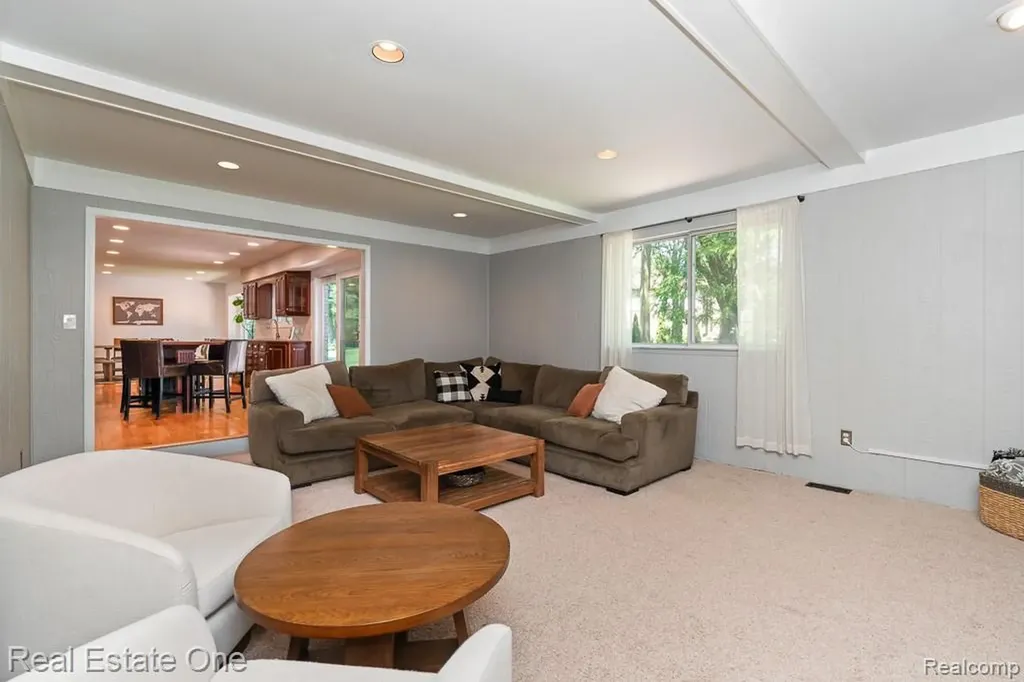 3182 Baypoint Drive Rochester Hills City MI 48309