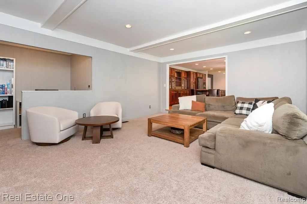 3182 Baypoint Drive Rochester Hills City MI 48309