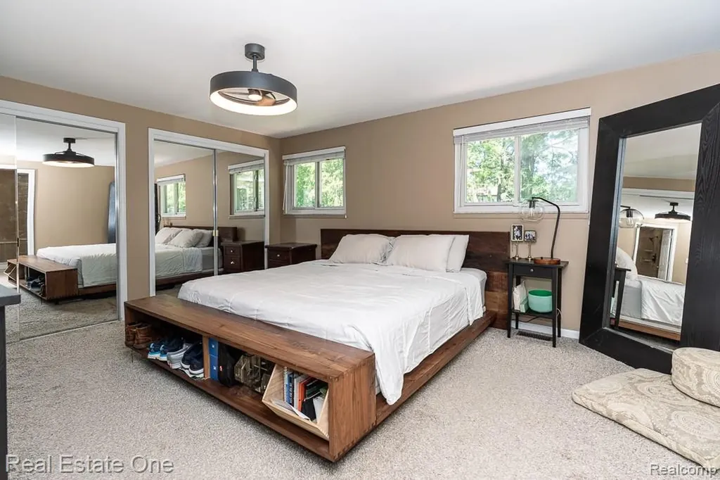 3182 Baypoint Drive Rochester Hills City MI 48309