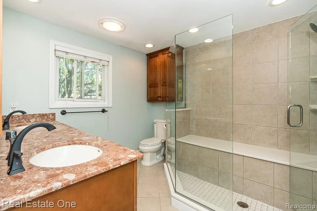 3182 Baypoint Drive Rochester Hills City MI 48309