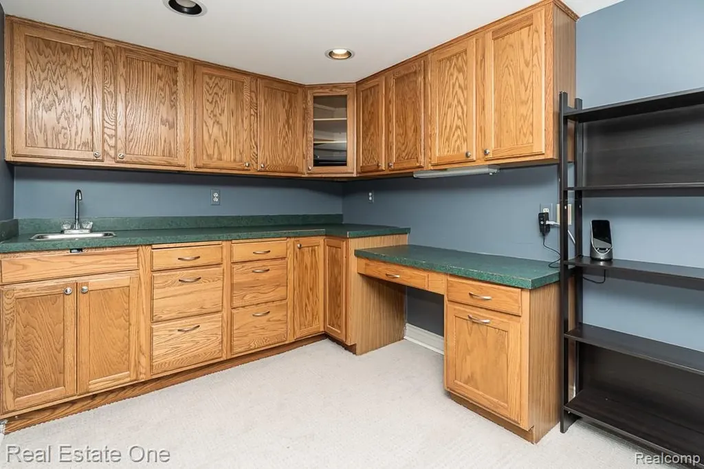 3182 Baypoint Drive Rochester Hills City MI 48309