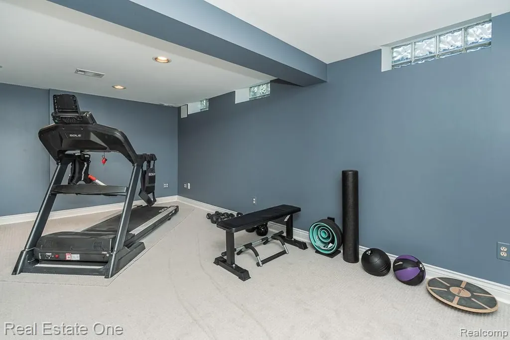 3182 Baypoint Drive Rochester Hills City MI 48309