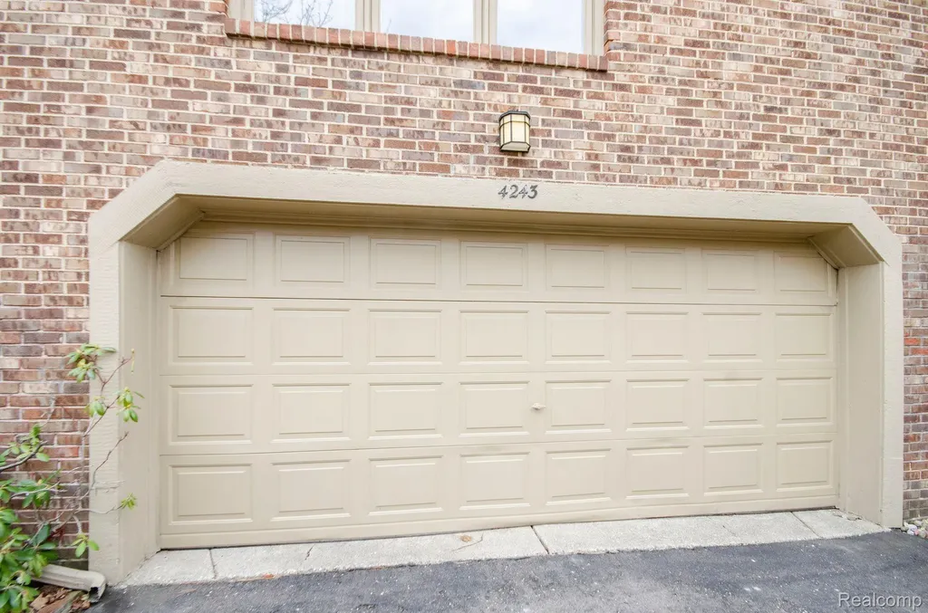 4243 Breckenridge Drive West Bloomfield Charter Township MI 48322