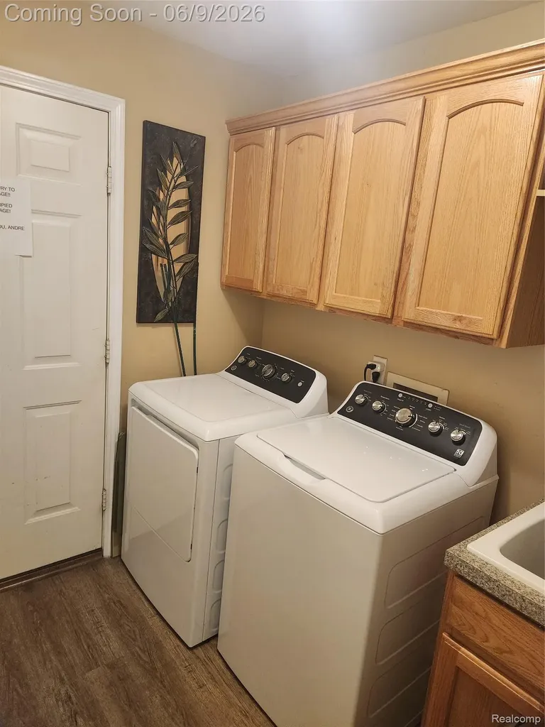 7155 Belle Pointe Drive Van Buren Charter Township MI 48111