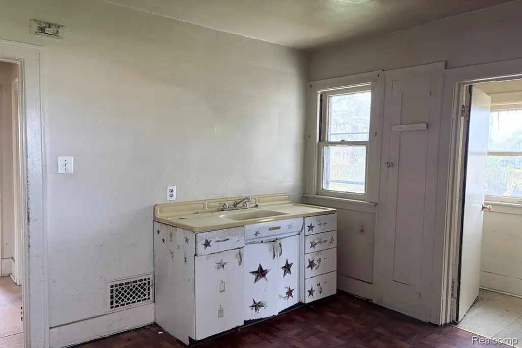 13355 Freeland Street Detroit City MI 48227