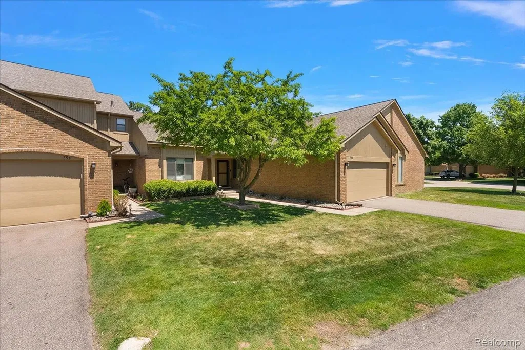 552 Tennyson Rochester Hills City MI 48307