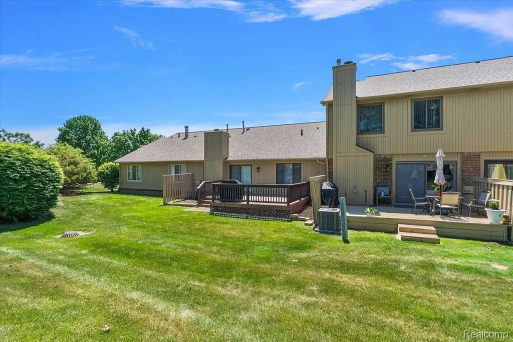 552 Tennyson Rochester Hills City MI 48307