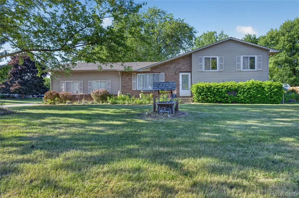 2471 Valley Church Drive Thetford Township MI 48420
