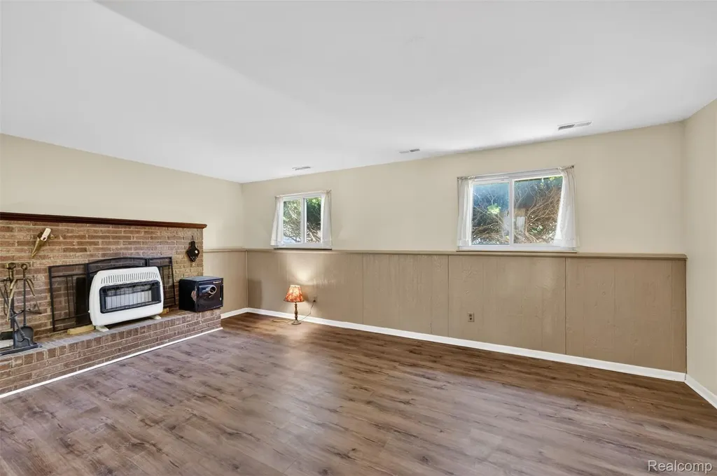 2471 Valley Church Drive Thetford Township MI 48420