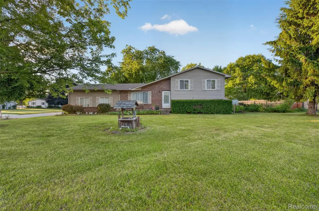 2471 Valley Church Drive Thetford Township MI 48420