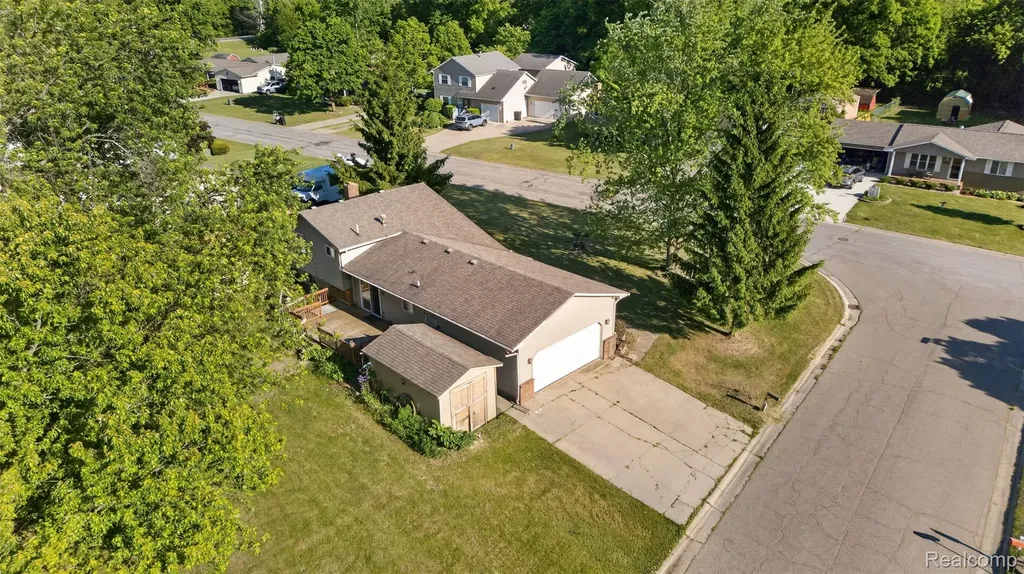 2471 Valley Church Drive Thetford Township MI 48420
