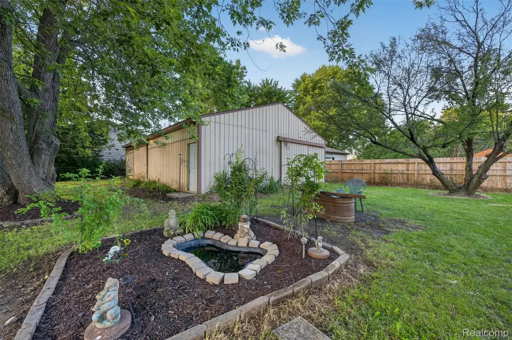 2471 Valley Church Drive Thetford Township MI 48420