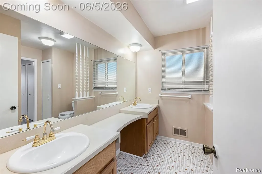 3461 Lancaster Drive Sterling Heights City MI 48310