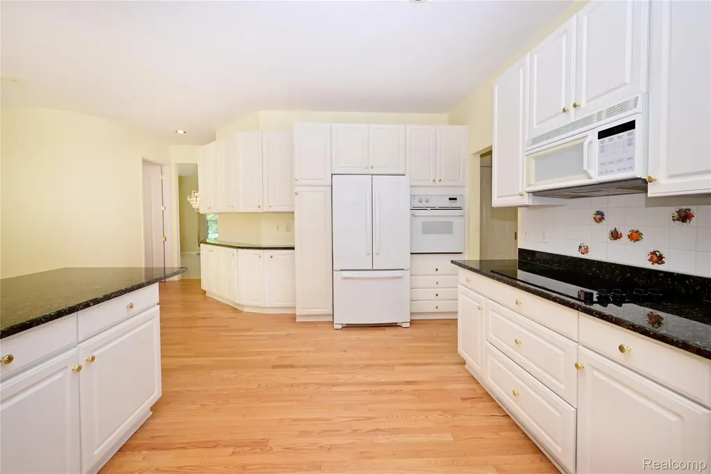 2749 Nicole Court West Bloomfield Charter Township MI 48324