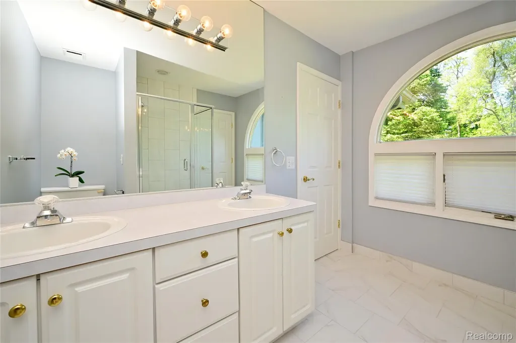 2749 Nicole Court West Bloomfield Charter Township MI 48324
