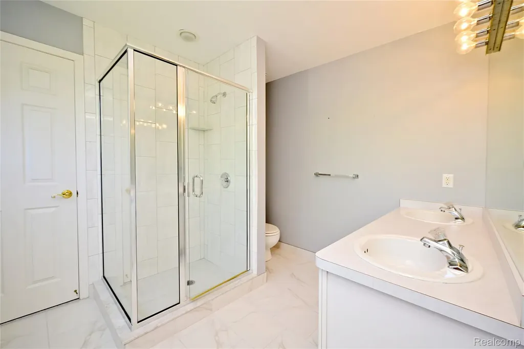2749 Nicole Court West Bloomfield Charter Township MI 48324
