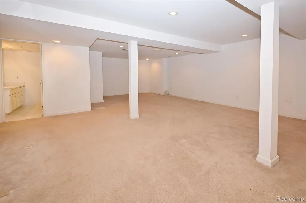 2749 Nicole Court West Bloomfield Charter Township MI 48324