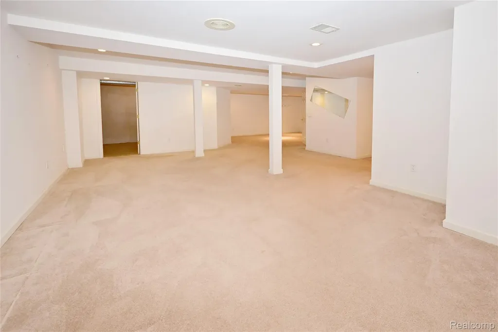 2749 Nicole Court West Bloomfield Charter Township MI 48324