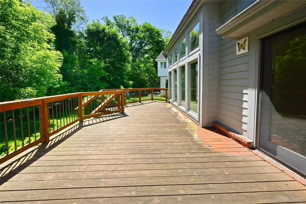 2749 Nicole Court West Bloomfield Charter Township MI 48324