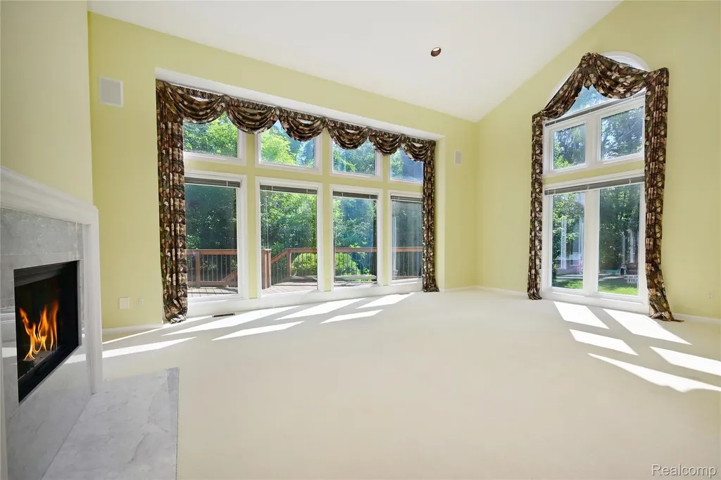2749 Nicole Court West Bloomfield Charter Township MI 48324