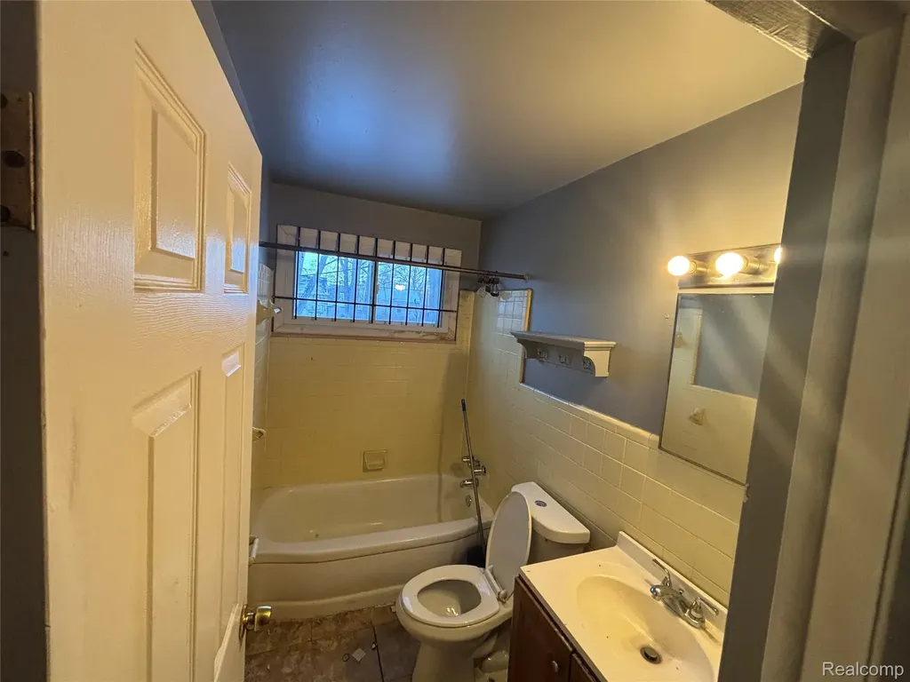 8577 Mark Twain Street Detroit City MI 48228