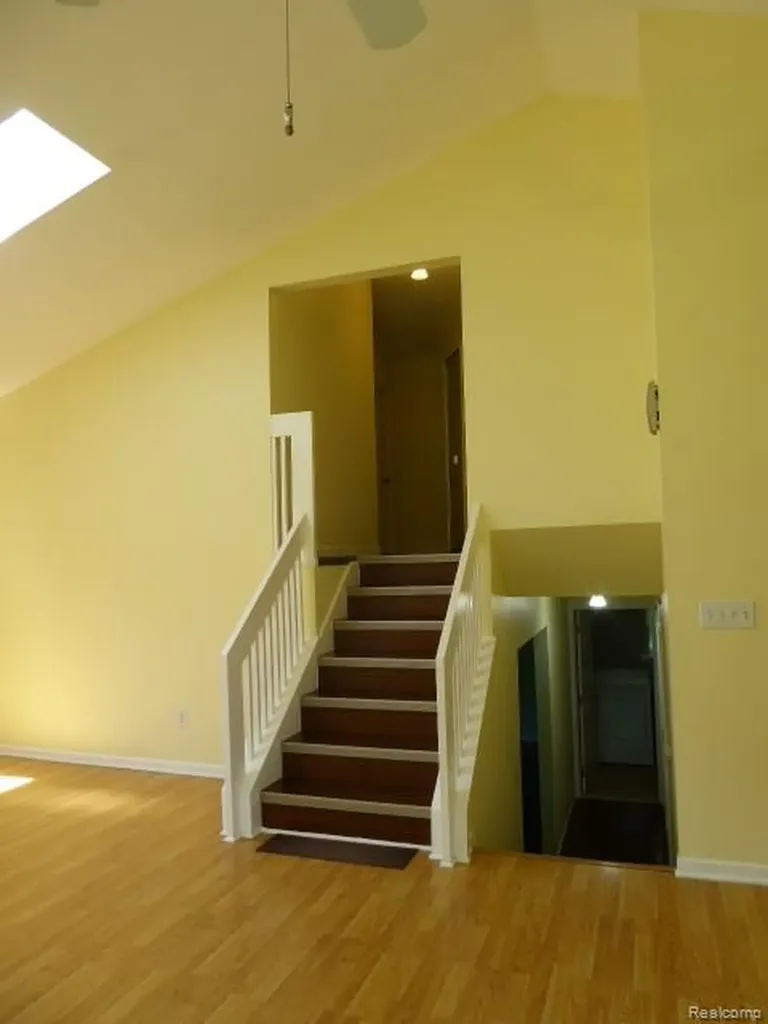 520 Springle Drive Waterford Charter Township MI 48327