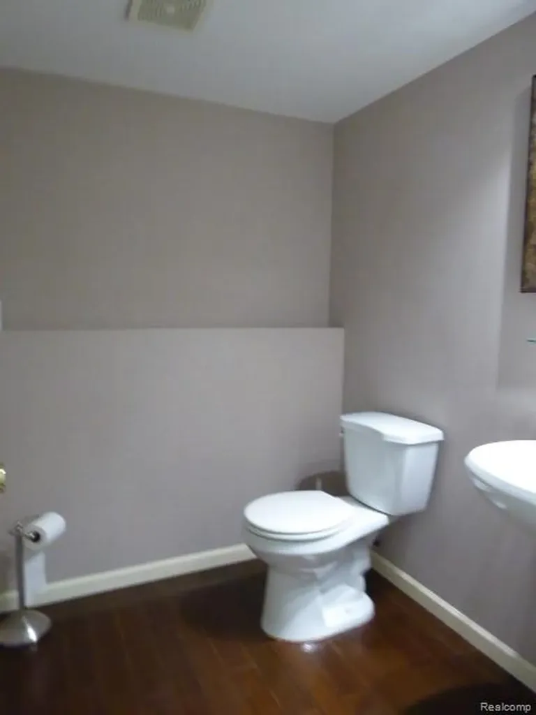 520 Springle Drive Waterford Charter Township MI 48327