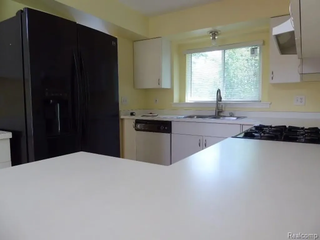 520 Springle Drive Waterford Charter Township MI 48327