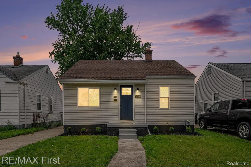 27825 Van Howe Street Roseville City MI 48066