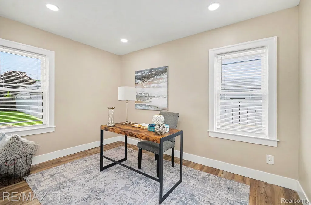 27825 Van Howe Street Roseville City MI 48066