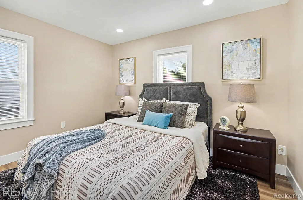 27825 Van Howe Street Roseville City MI 48066