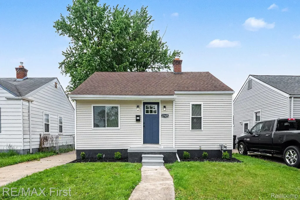27825 Van Howe Street Roseville City MI 48066