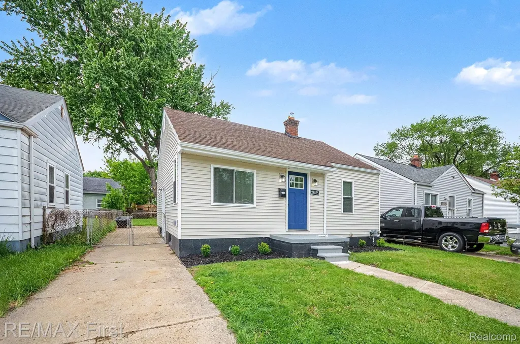 27825 Van Howe Street Roseville City MI 48066
