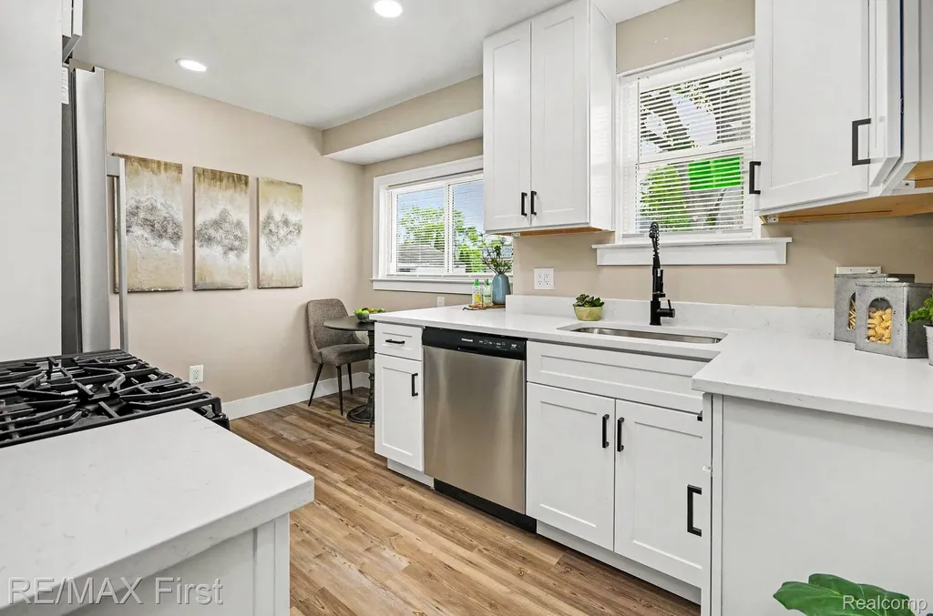 27825 Van Howe Street Roseville City MI 48066