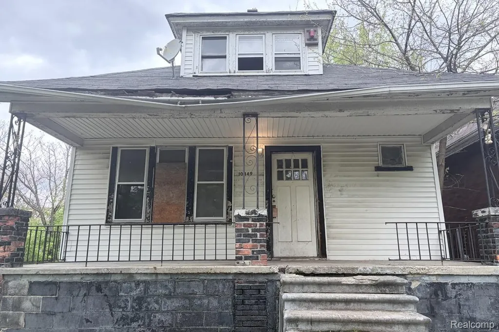 10449 Sterritt Street Detroit City MI 48213