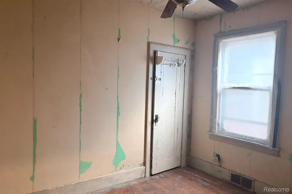 10449 Sterritt Street Detroit City MI 48213