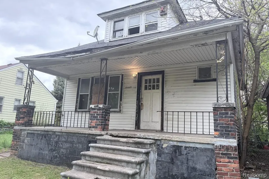 10449 Sterritt Street Detroit City MI 48213