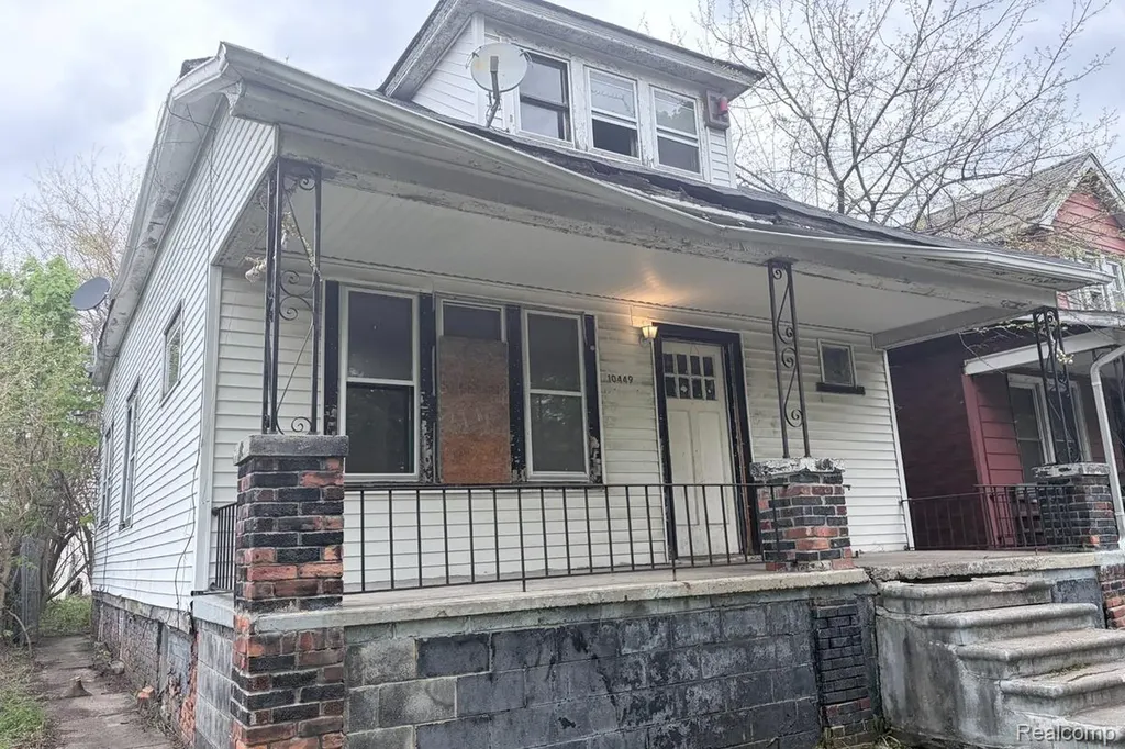 10449 Sterritt Street Detroit City MI 48213