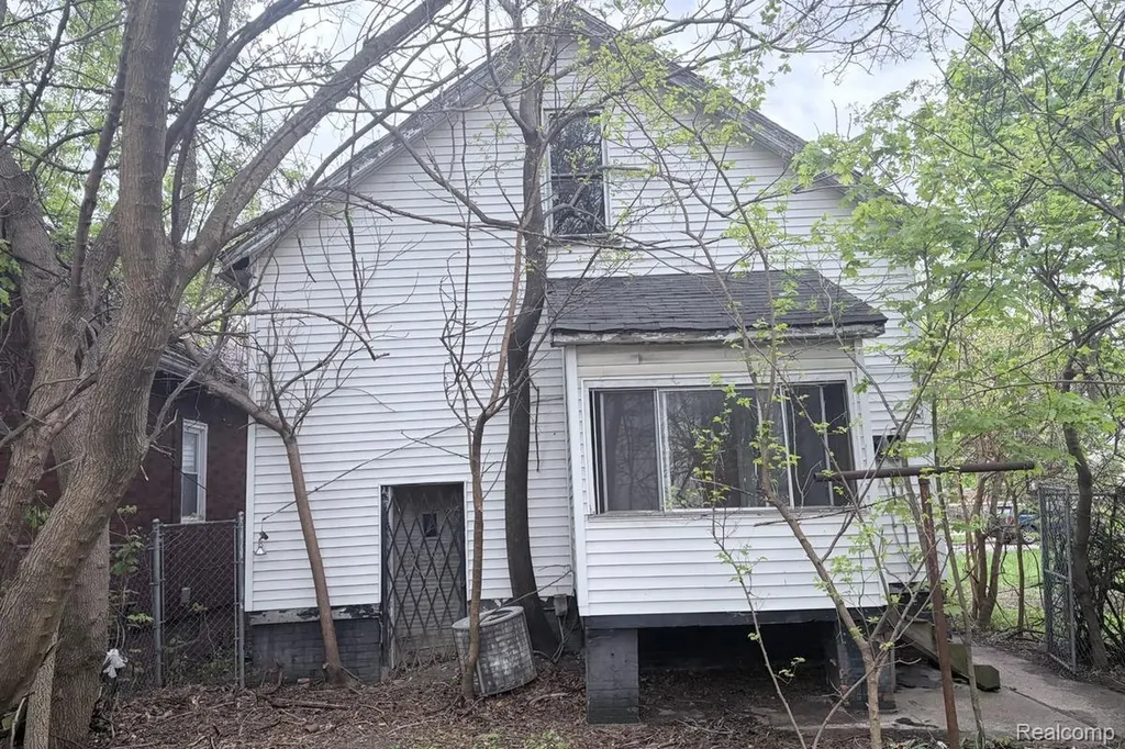 10449 Sterritt Street Detroit City MI 48213