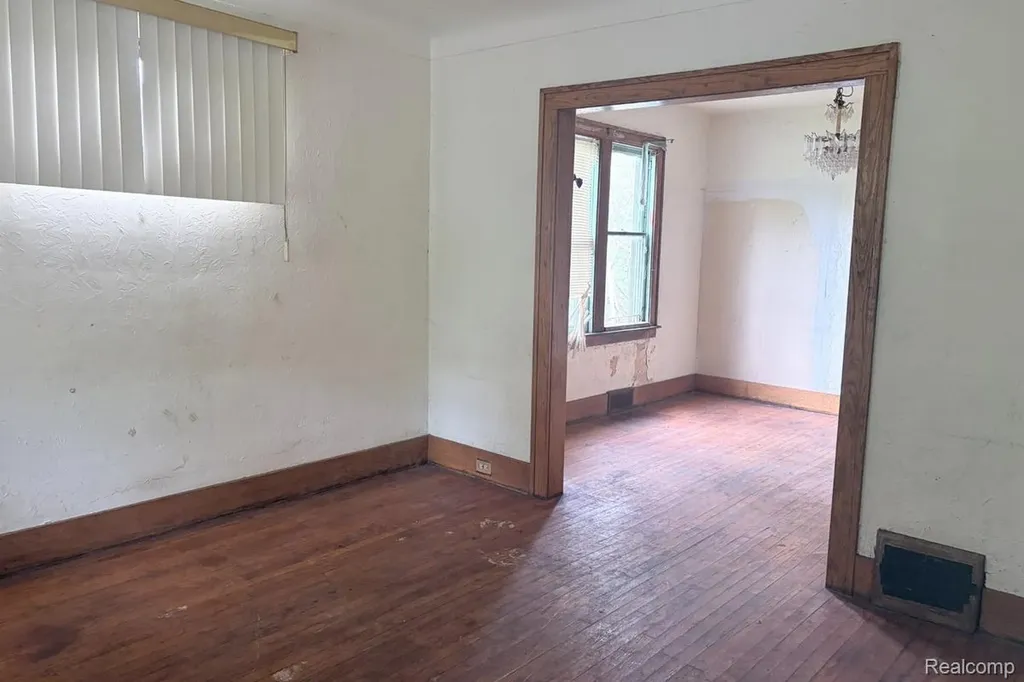 10449 Sterritt Street Detroit City MI 48213