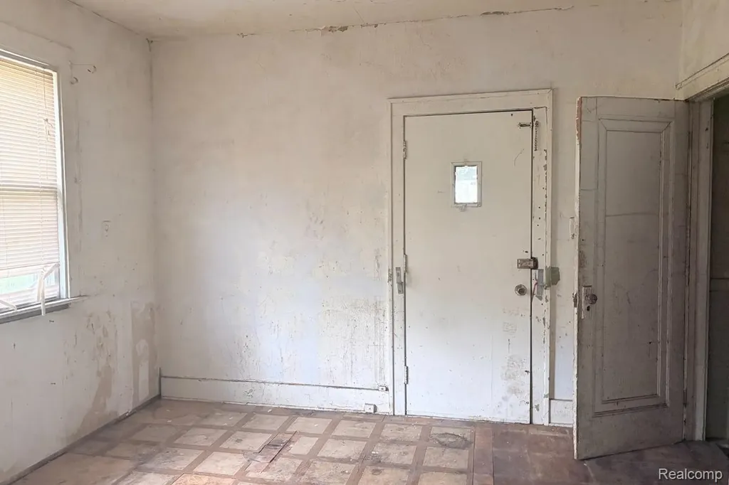 10449 Sterritt Street Detroit City MI 48213