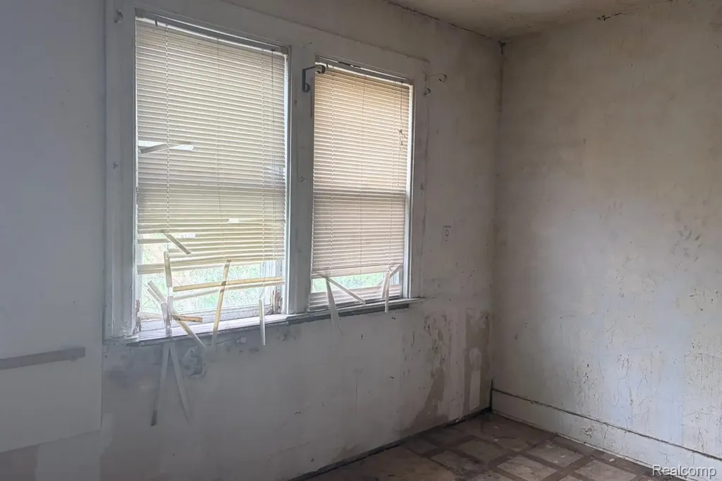 10449 Sterritt Street Detroit City MI 48213