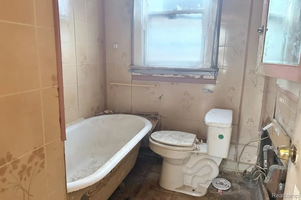 10449 Sterritt Street Detroit City MI 48213