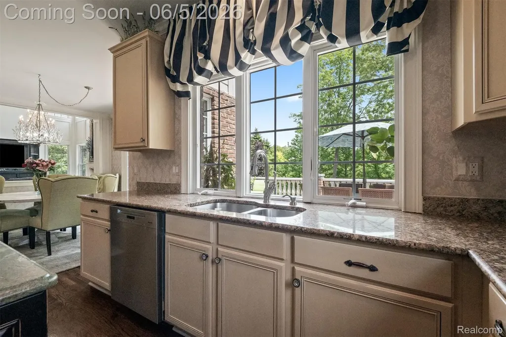 61496 Beacon Hill Drive Washington Township MI 48094